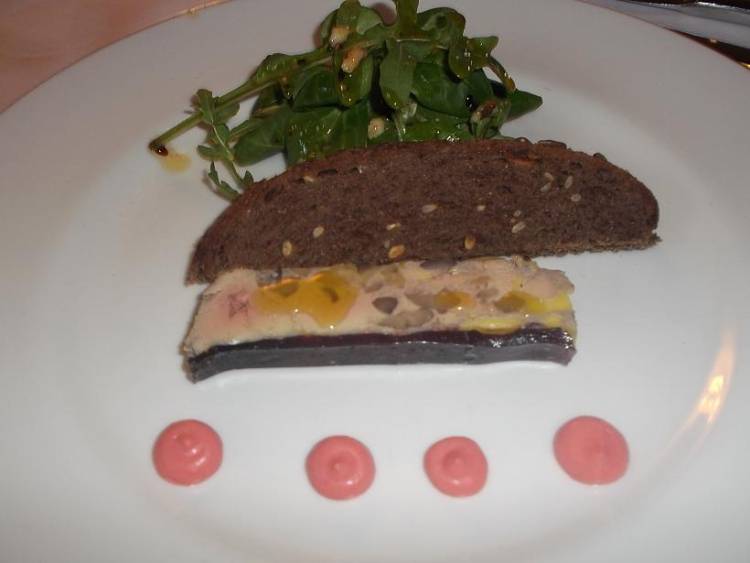 Foie de castaña mayonesa de fresas y pan de centeno 1