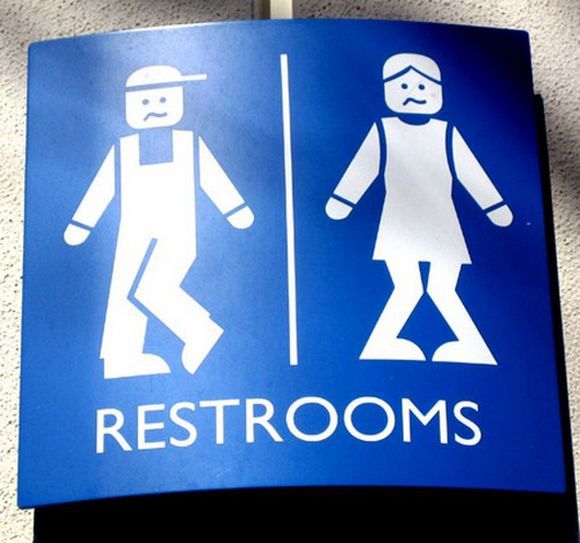 Los carteles de WC más curiosos del mundo que hayas visto en bares y restaurantes 1