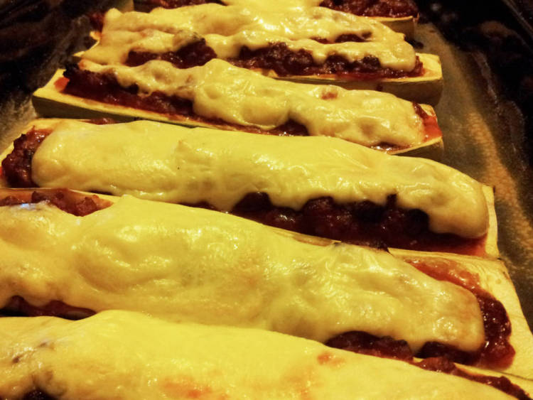 Zucchinis rellenos de carne y gratinados al horno 2