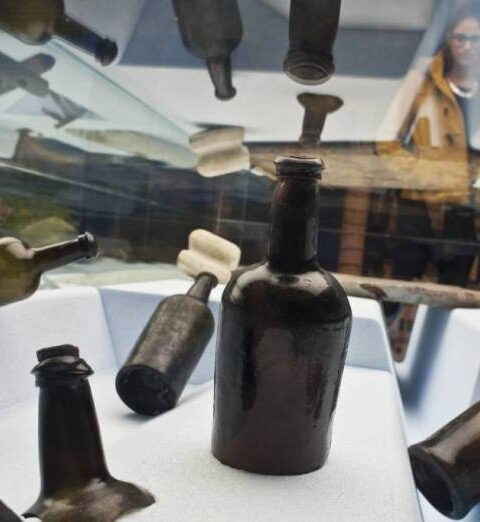Aparece una botella de vino intacta en un barco inglés naufragado en 1813