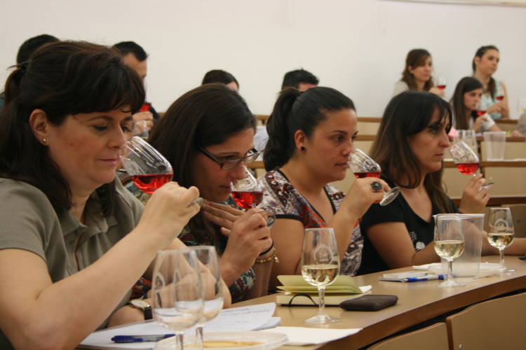 El Consejo Regulador de la D.O. La Mancha organiza las I Jornadas de difusión de la cultura del vino en la Universidad Complutense de Madrid 1