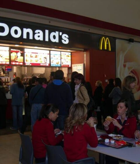 McDonald's acusada de dejar de pagar impuestos al fisco en Europa 1
