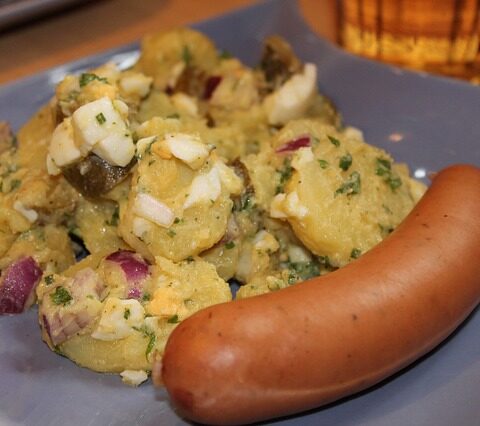 Bockwurst con ensalada templada de patata y verduras 1
