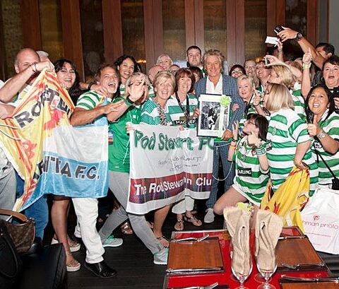 Rod Stewart tiene que pagar una buena factura de cervezas de aficionados del Celtic de Glasgow a Gordon Ramsey 1