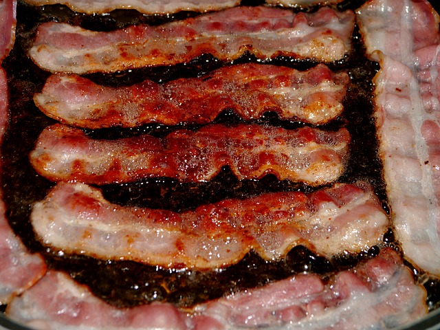 La OMS quiere incluir el bacon y las salchichas en la lista de cancerígenos 1