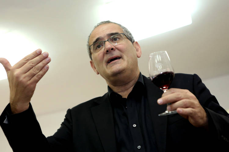 Cata Profesional del Master of Wine Pedro Ballesteros con 8 vinos tintos de las Rías Baixas