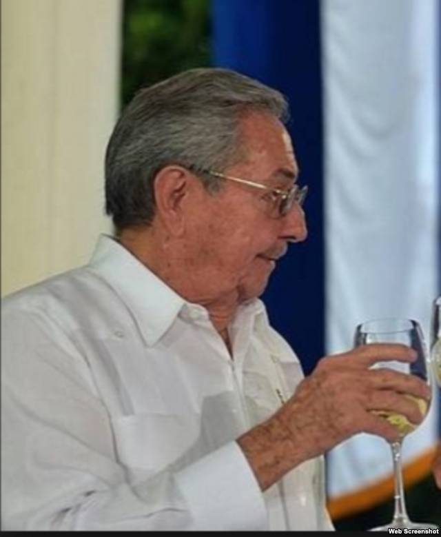 100 Bodegueros californianos a convencer a Raúl Castro en Cuba 1