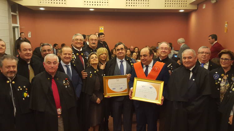 'Cofrade de honor' y 'Embajador' de la Cofradía Gastronómica del Salmorejo Cordobés dos reconocidos profesionales de la Justicia en España