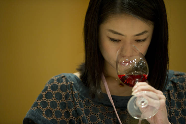 China gastó un 33% más en vino español hasta septiembre; Japón, un 9% menos