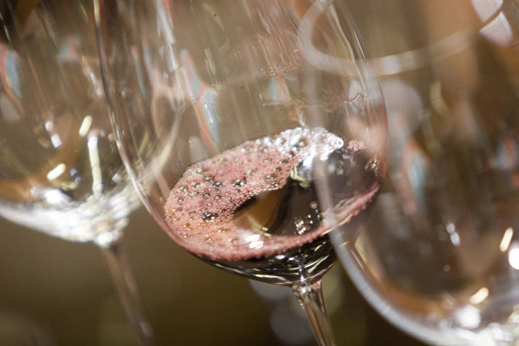 El vino español ganó bastante cuota en Francia, Suiza e Irlanda en términos de volumen durante 2015
