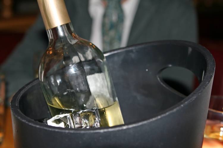 Nuevo intento de estafa a inversores en vinos premium esta vez en UK