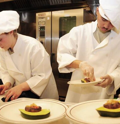 Becas para estudiantes de cocina para trabajar en los mejores restaurantes de España 1