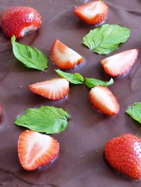 Fondue de chocolate con fresas en 5 minutos 2