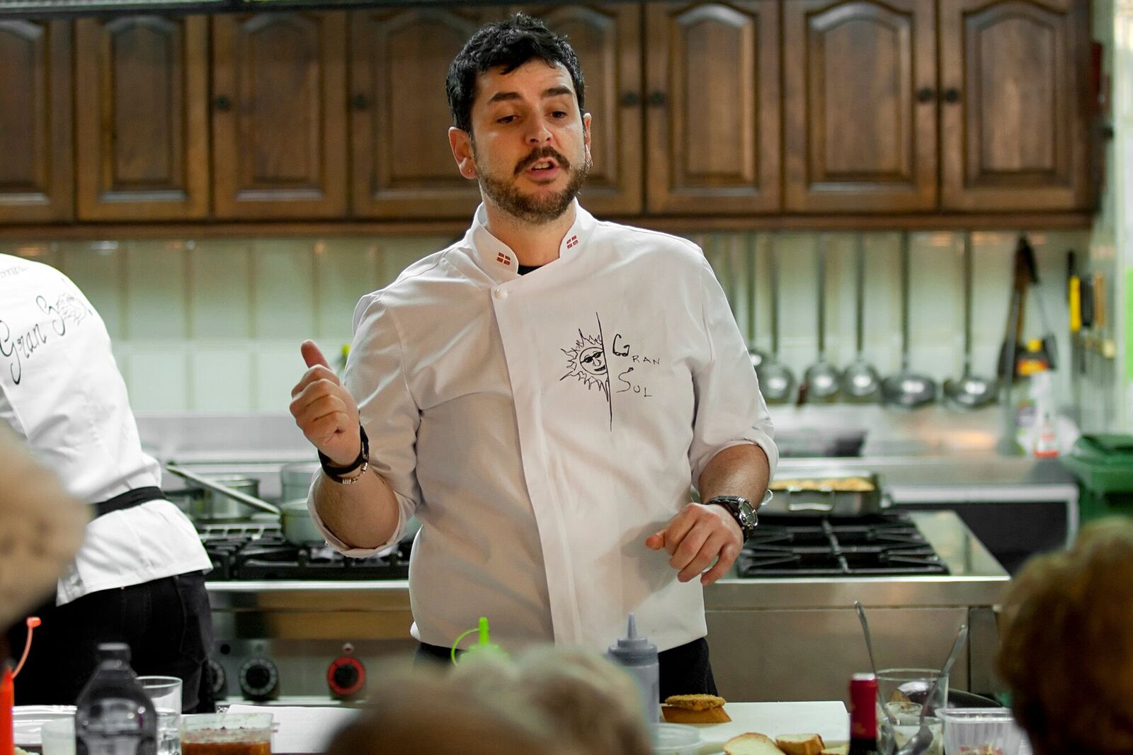 Mikel Muñoz participa con los pintxos del Gran Sol en Paris-Basque 2016 1