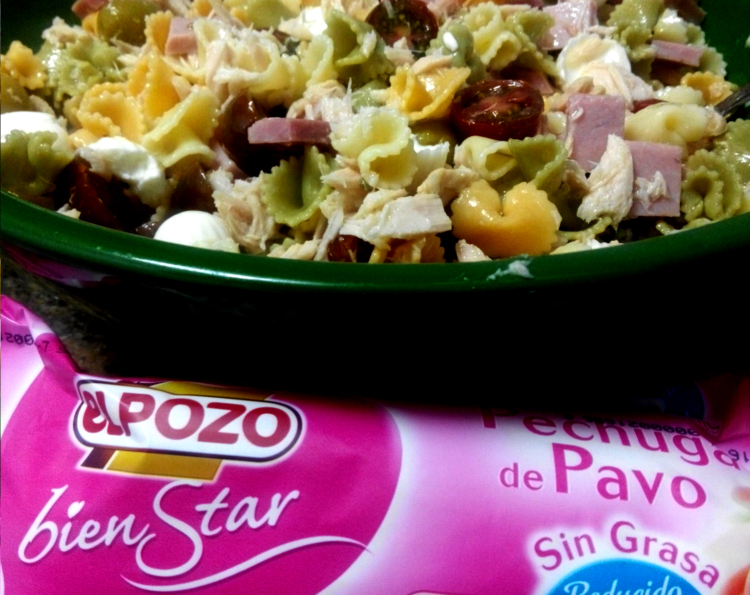 Ensalada de pasta de verano con pechuga de pavo sin grasa reducida en sal 2