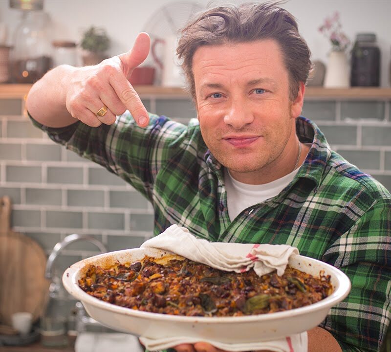 Se reconoce la influencia del chef Jamie Oliver en la mejora de la alimentación de los menores en UK 1
