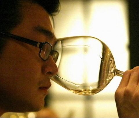 550 Millones de dólares en vinos falsos de Rudy Kurniawan se están revendiendo en el mercado 1