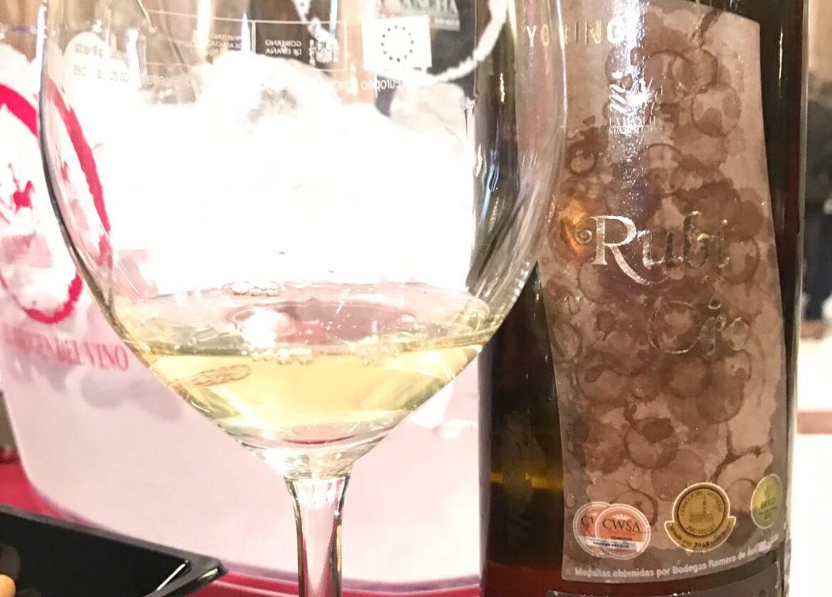 Catamos Rubí y Oro Sauvignon Blanc 2015 1