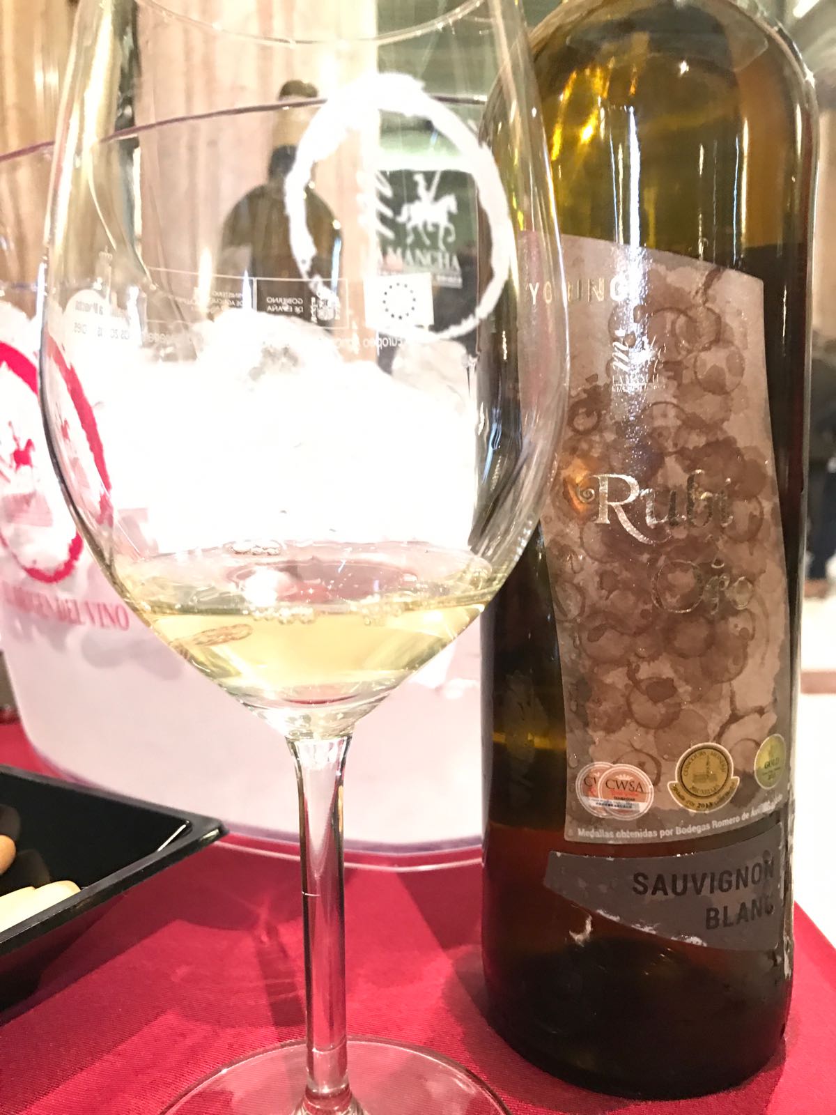 Catamos Rubí y Oro Sauvignon Blanc 2015