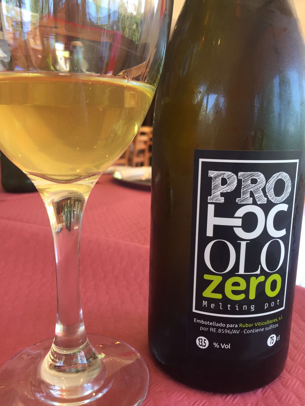 Catamos Protocolo Zero Melting Pot Blanco 2014 1