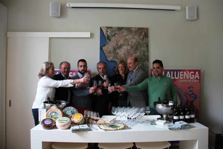 Maridaje de quesos de Villaluenga y vinos de Jerez en la firma de un acuerdo entre ambos